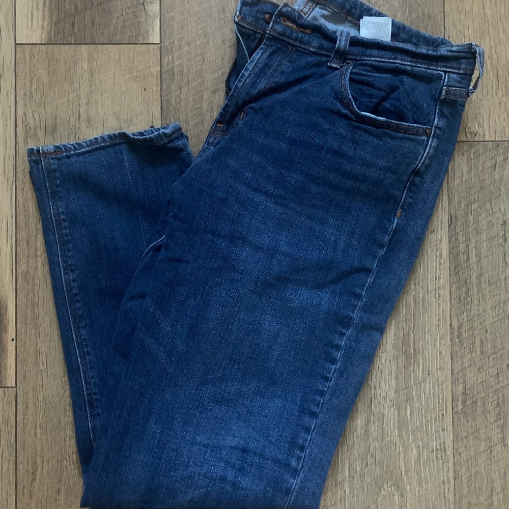 Size 8 Old Navy Boyfriend Jeans.